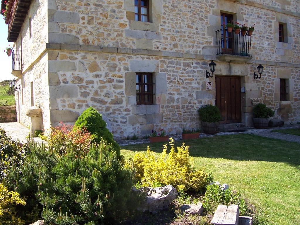 Casa Rural La Toba I Y II Bezana 外观 照片