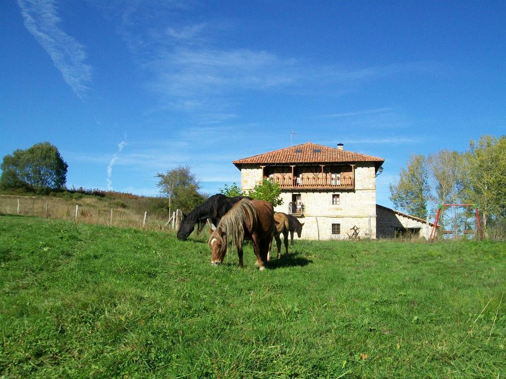 Casa Rural La Toba I Y II Bezana 外观 照片